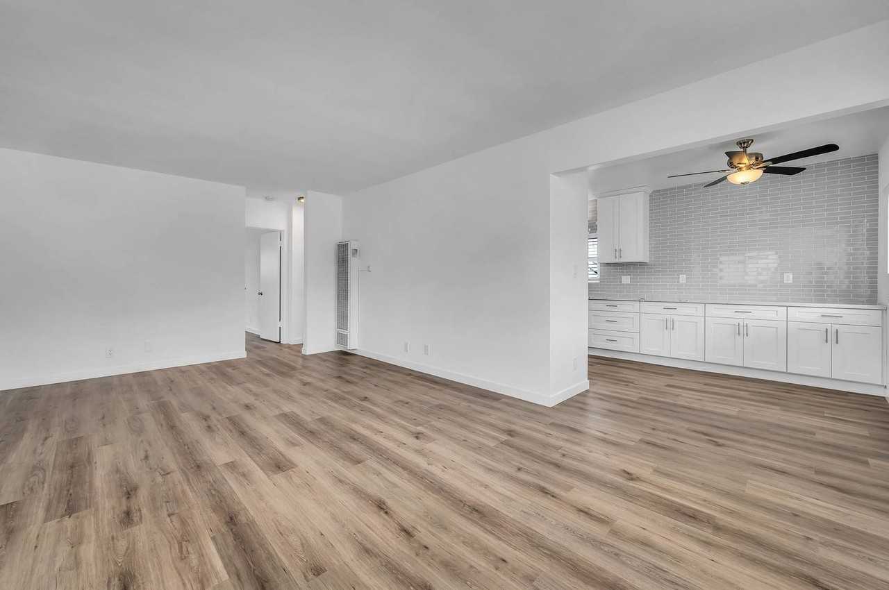 317 2nd St - Photo 4 of 18