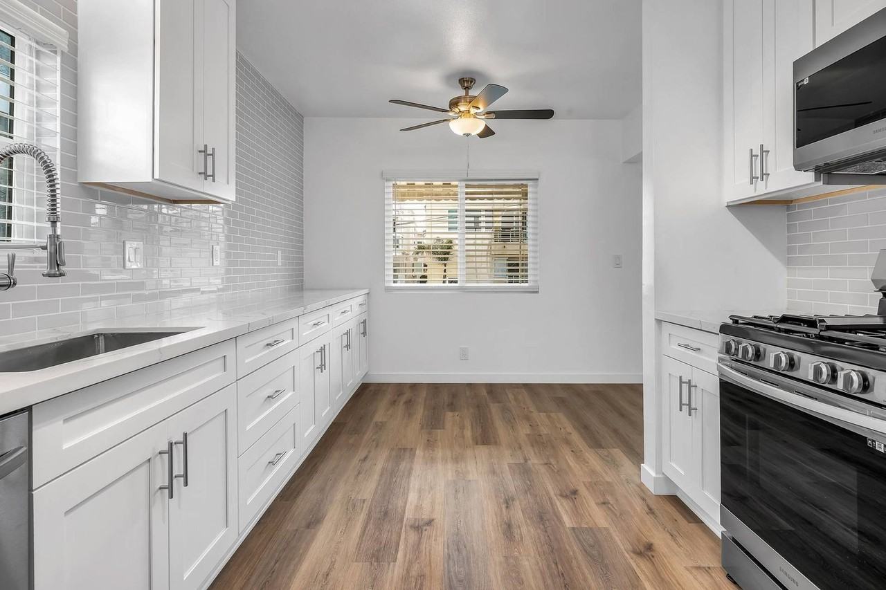 317 2nd St - Photo 5 of 18