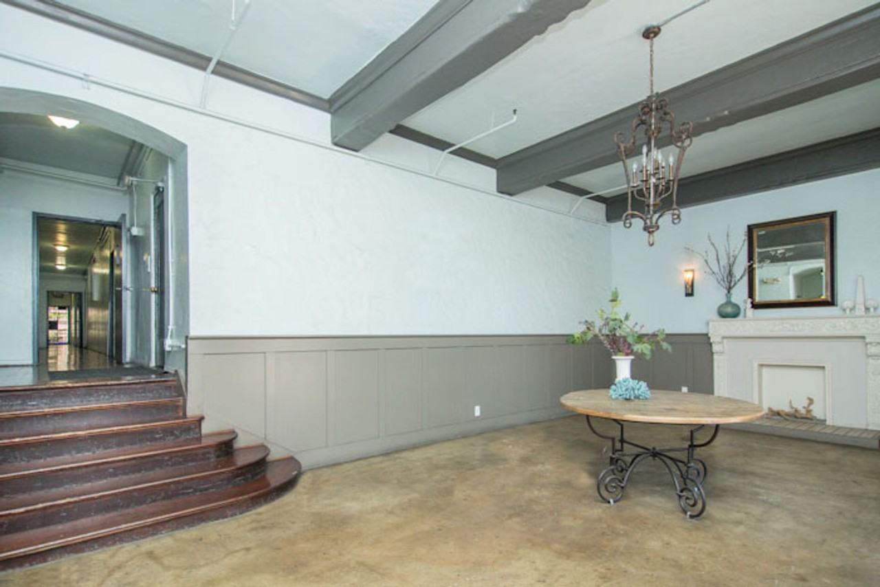 St. Andrews Apts...Charming Apartments...1920's Classic Brick..Newly Remodeled Building! CALL NOW! - Photo 2 of 8