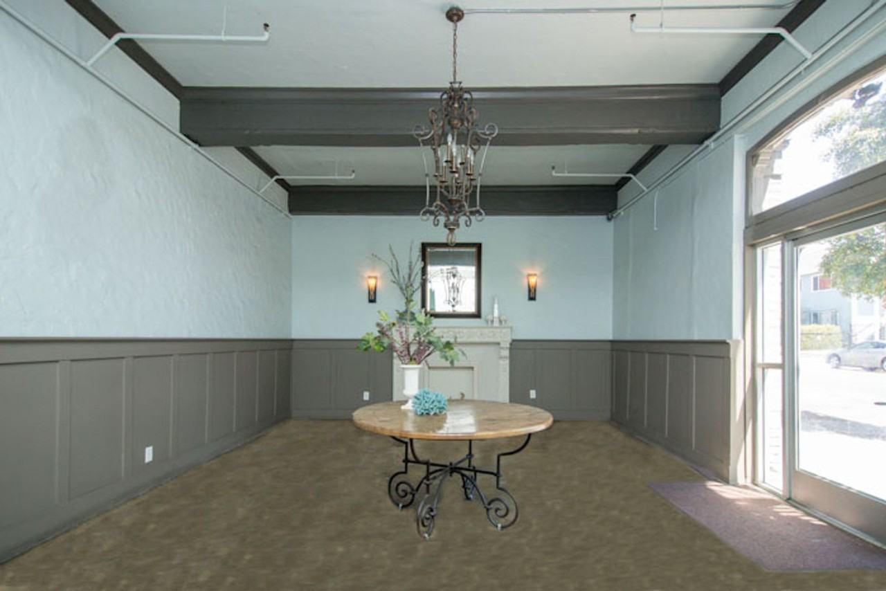 St. Andrews Apts...Charming Apartments...1920's Classic Brick..Newly Remodeled Building! CALL NOW! - Photo 4 of 8