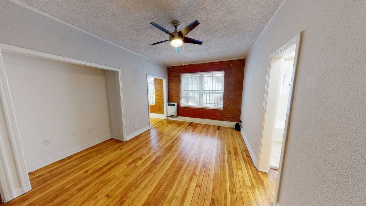 St. Andrews Apts...Charming Apartments...1920's Classic Brick..Newly Remodeled Building! CALL NOW! - Photo 6 of 8