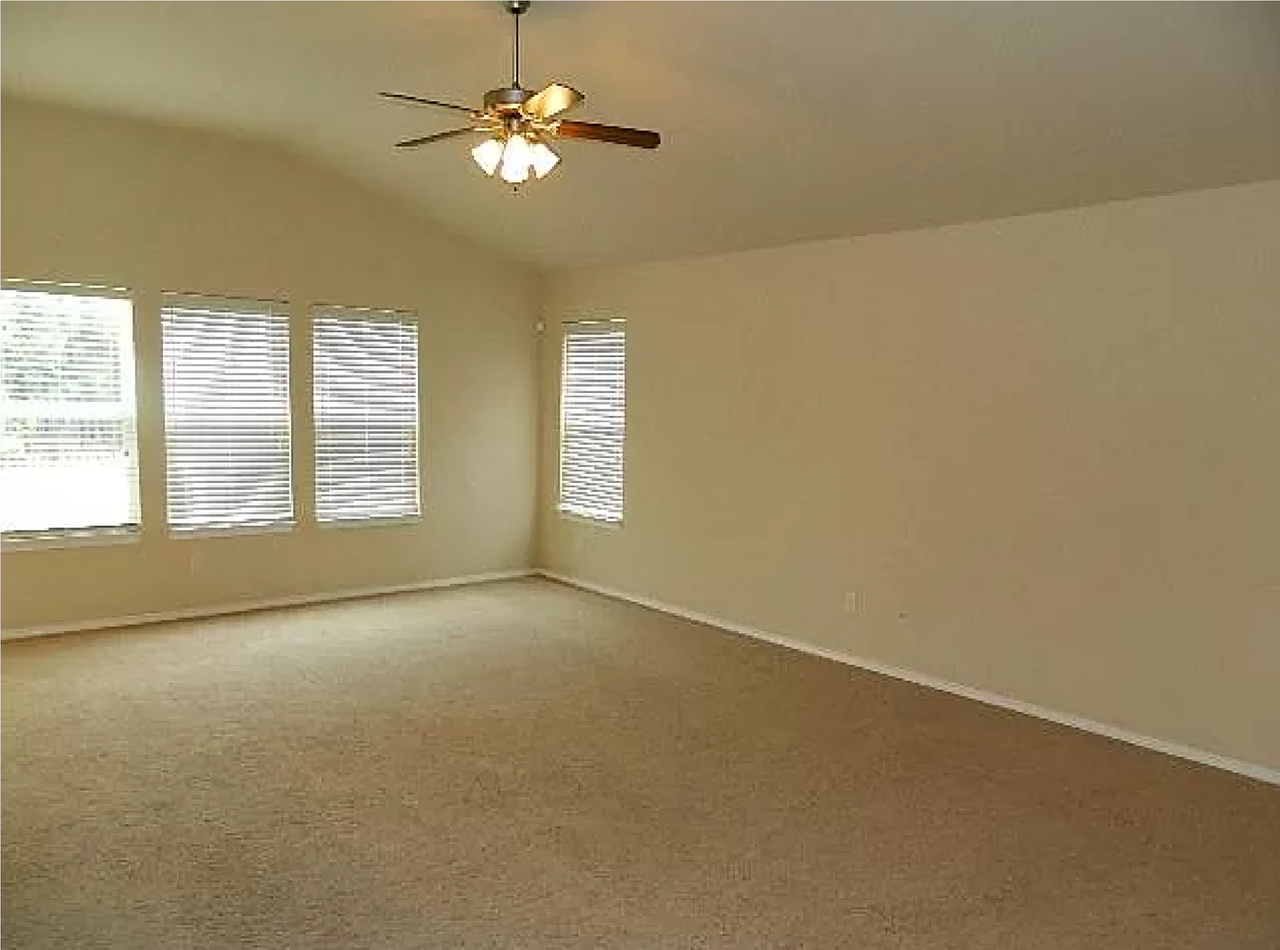9537 Sw 24th Ter - Photo 4 of 14