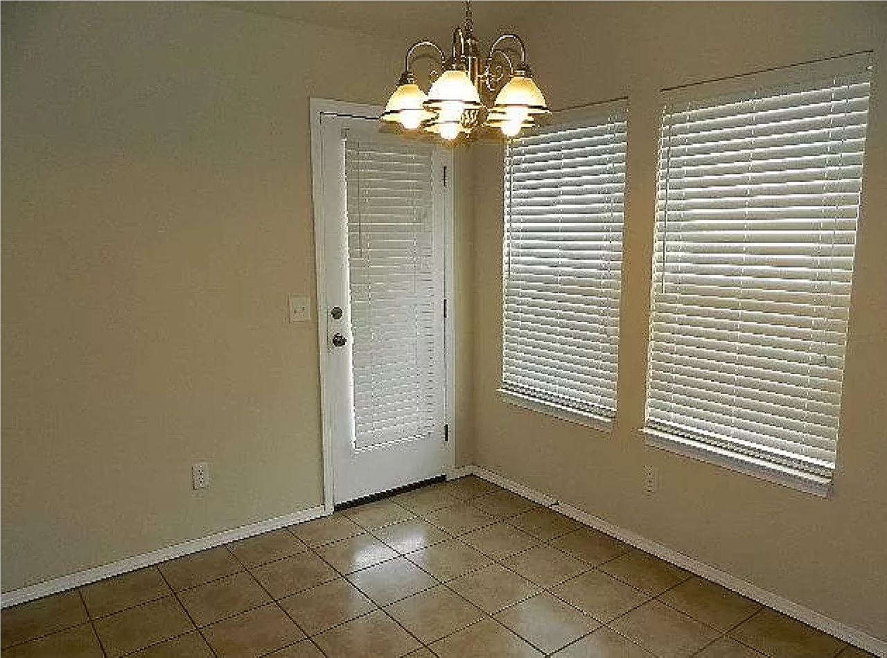 9537 Sw 24th Ter - Photo 7 of 14