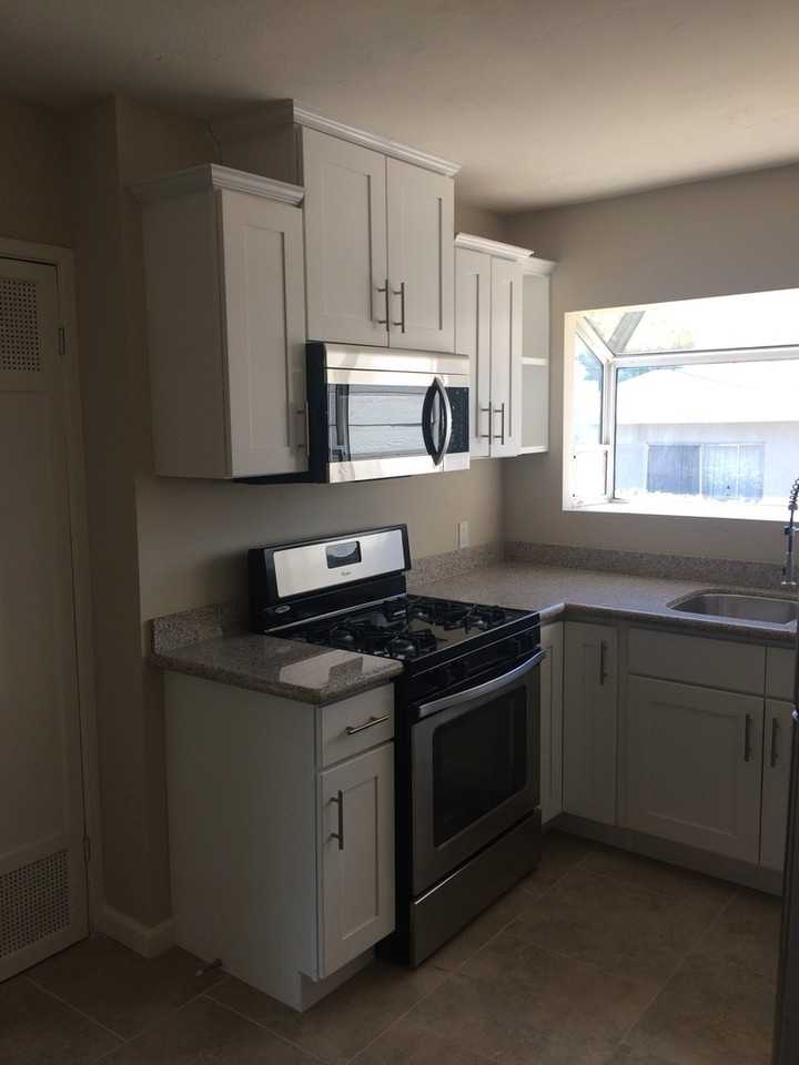 548 West St - Photo 2 of 6