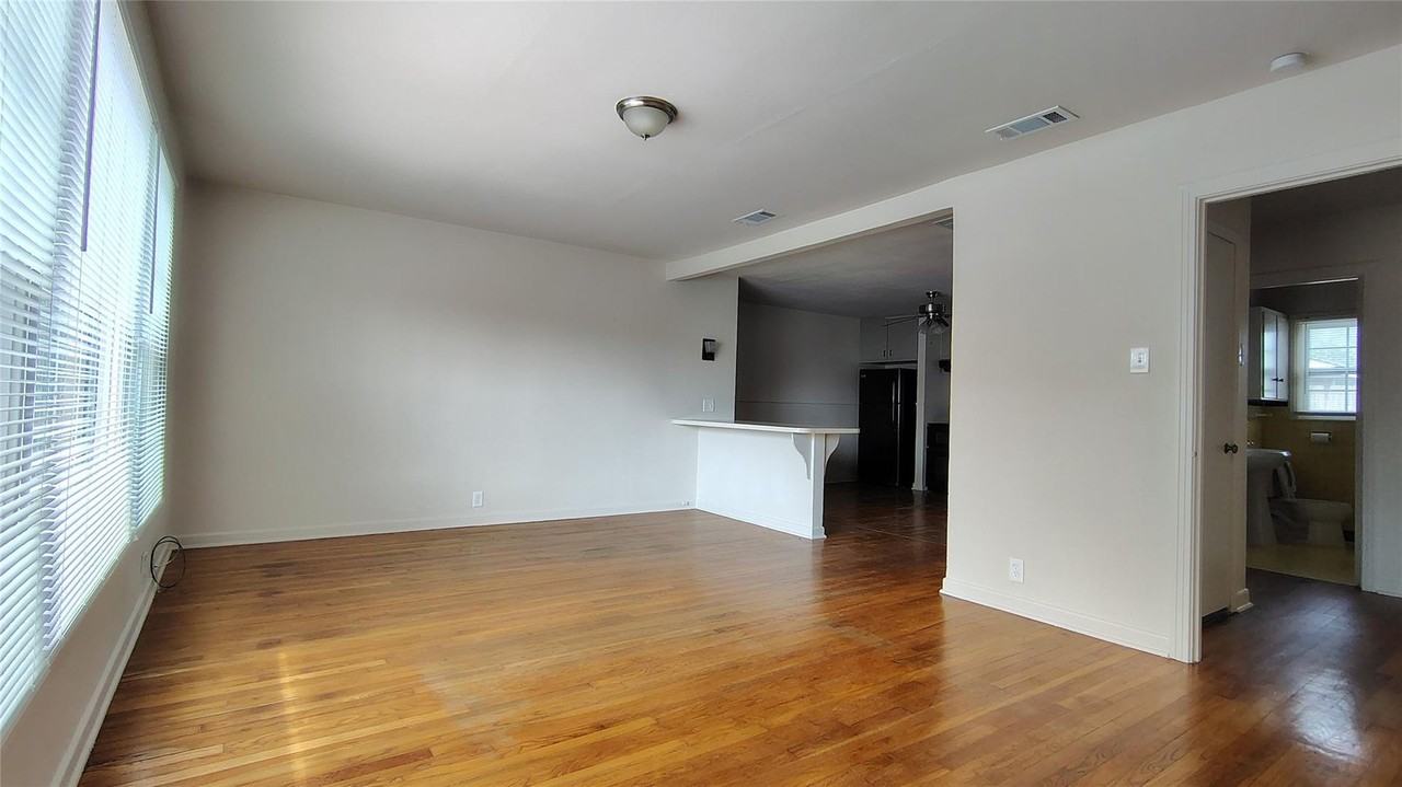 13805 Maye Pl - Photo 3 of 15