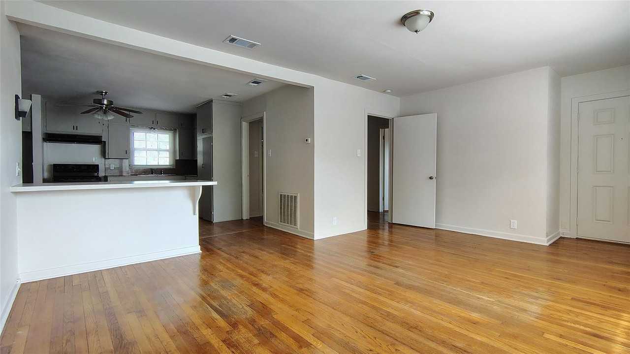 13805 Maye Pl - Photo 4 of 15
