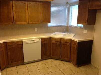 511 N Velie Dr - Photo 2 of 8