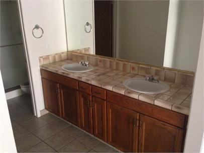 511 N Velie Dr - Photo 7 of 8