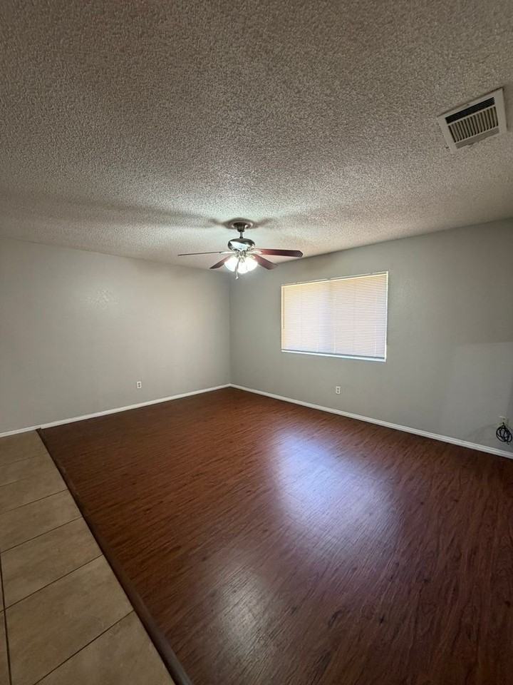 657 E Sonora Ave - Photo 5 of 11