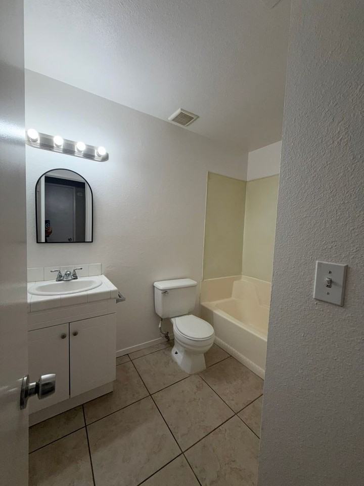 657 E Sonora Ave - Photo 6 of 11