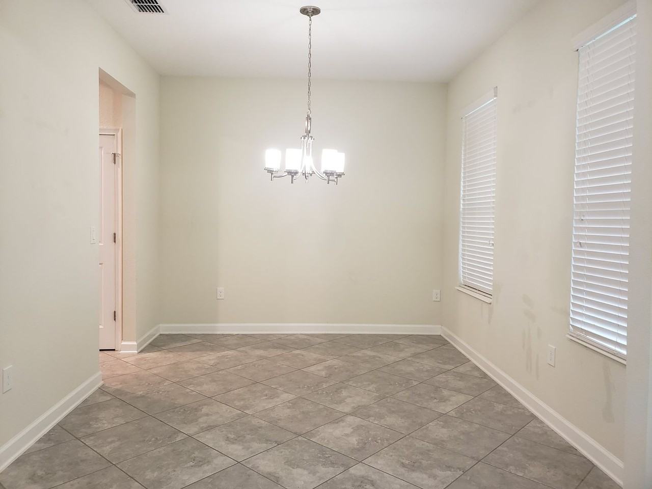 11113 Sycamore Woods Dr - Photo 2 of 15