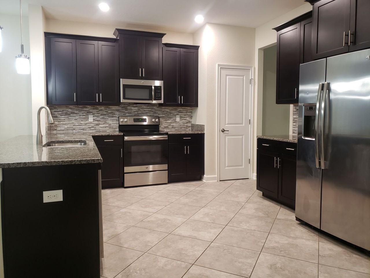 11113 Sycamore Woods Dr - Photo 3 of 15
