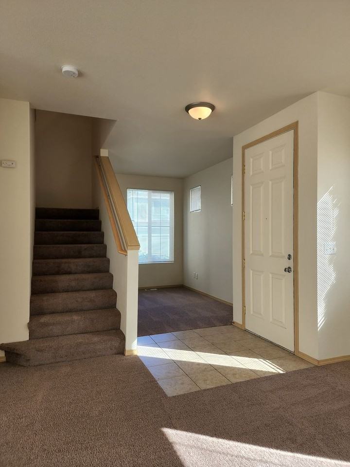 18503 101st Ave E - Photo 5 of 46