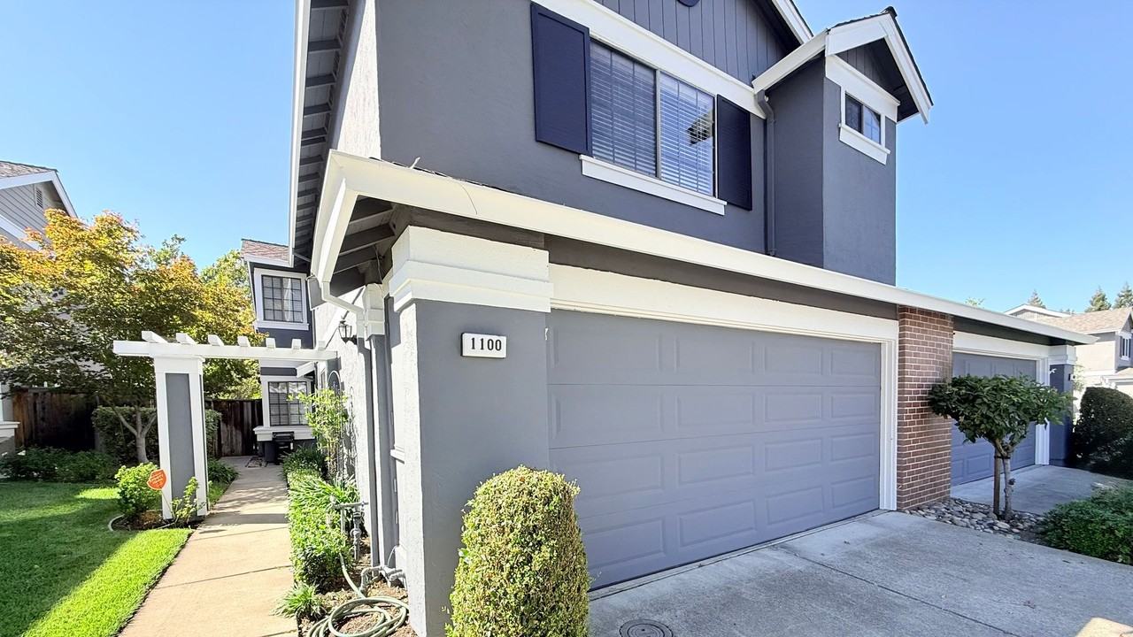 1100 Sunshine Cir - Photo 2 of 50