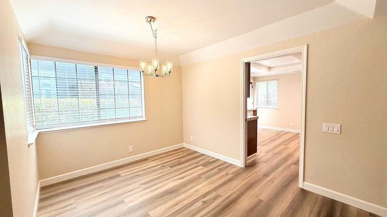 1100 Sunshine Cir - Photo 6 of 50