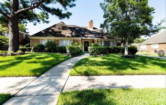 15406 Greenleaf Ln - Photo 1 of 1