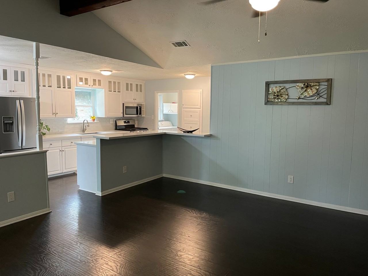 863 Seamaster Dr - Photo 2 of 2
