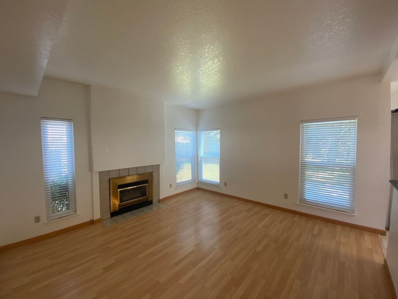614 Countryside Dr - Photo 4 of 14