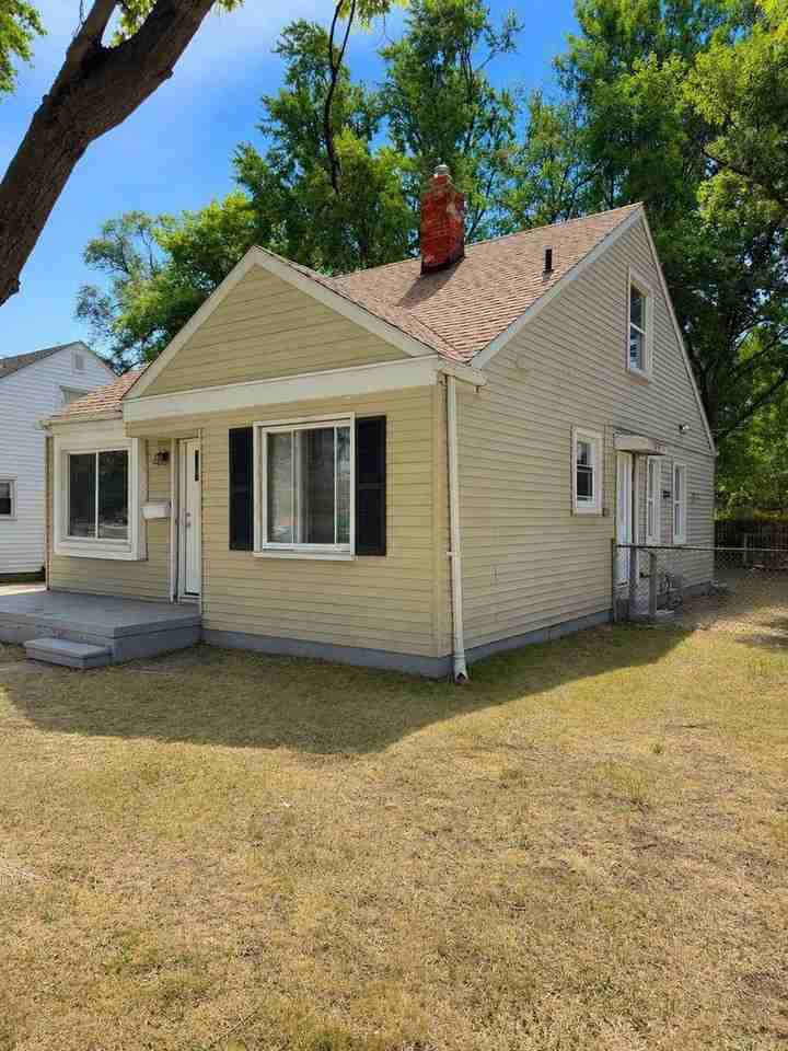 13741 W 10 Mile Rd - Photo 2 of 16