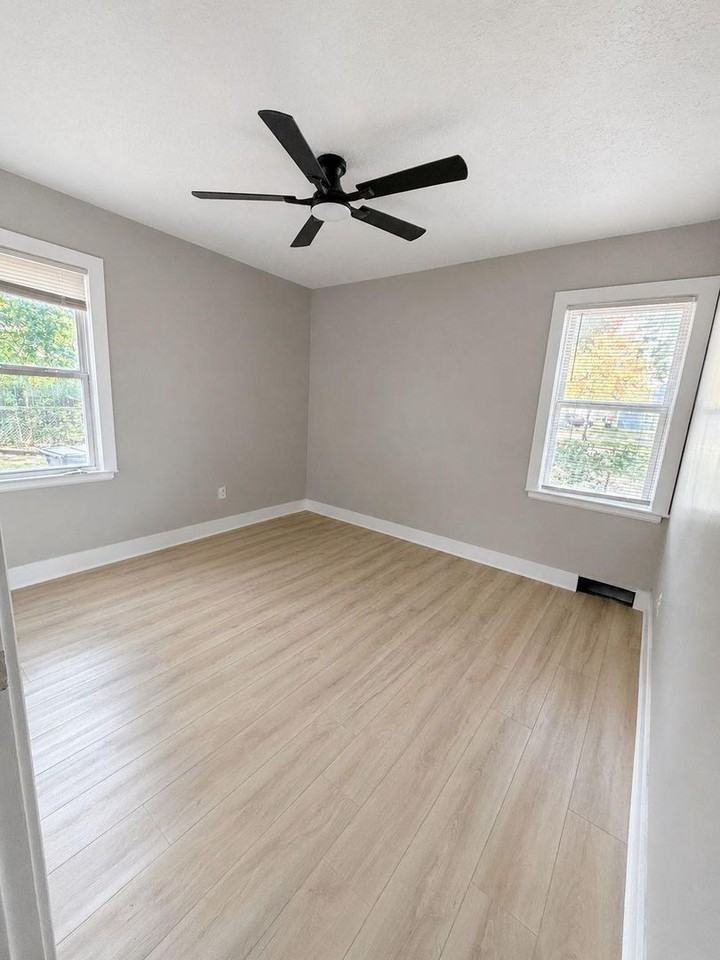 13741 W 10 Mile Rd - Photo 6 of 16