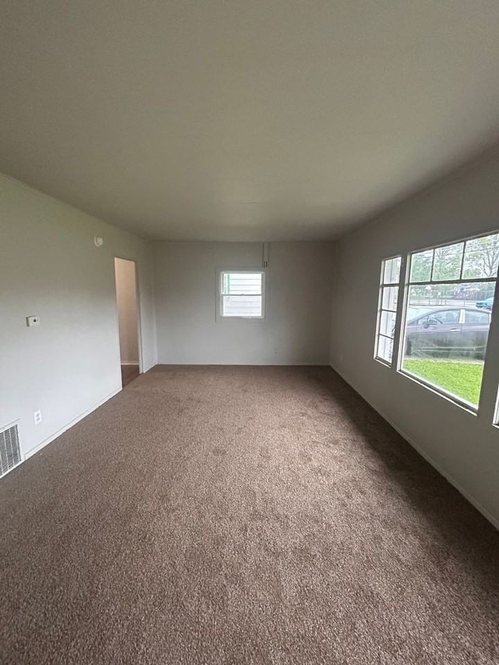 3519 Euclid Ave - Photo 2 of 7