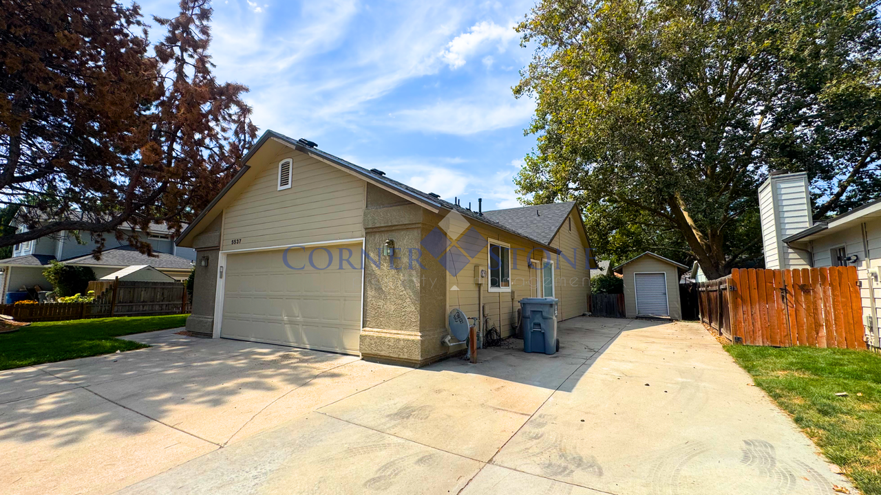5537 N Tumbleweed Pl - Photo 2 of 23