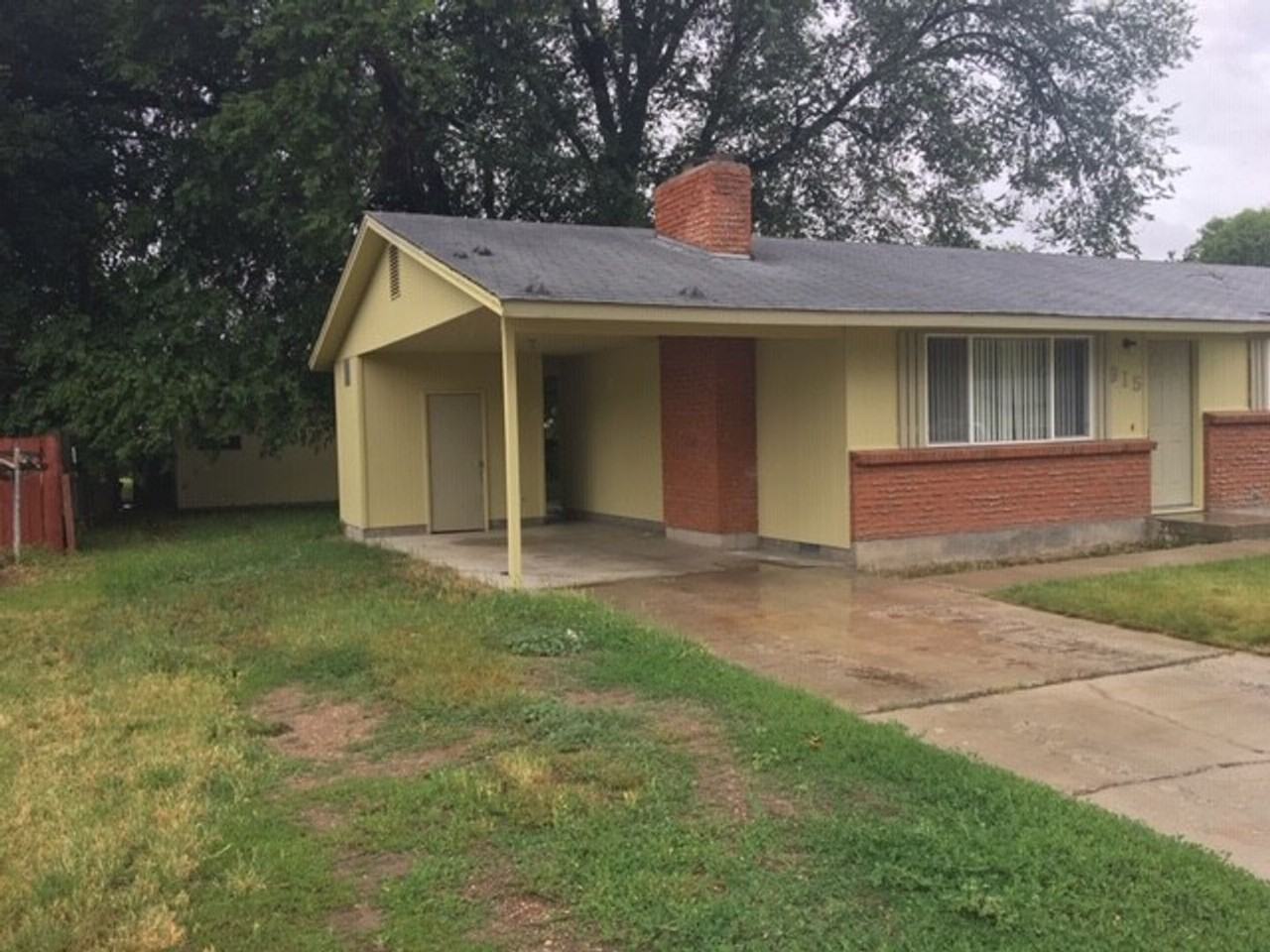 915 W Delaware Dr - Photo 2 of 14