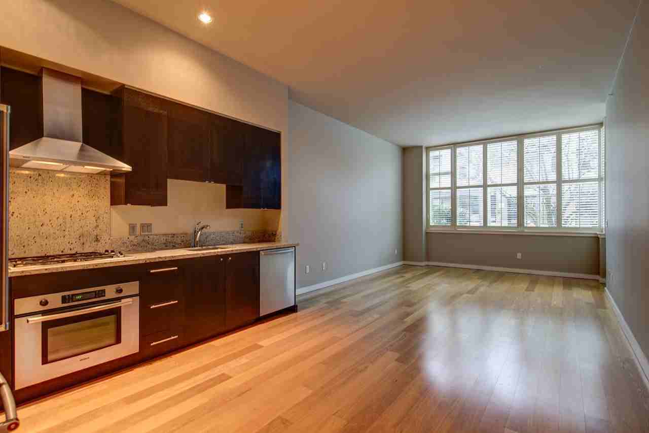 1930 S River Dr - Photo 2 of 29
