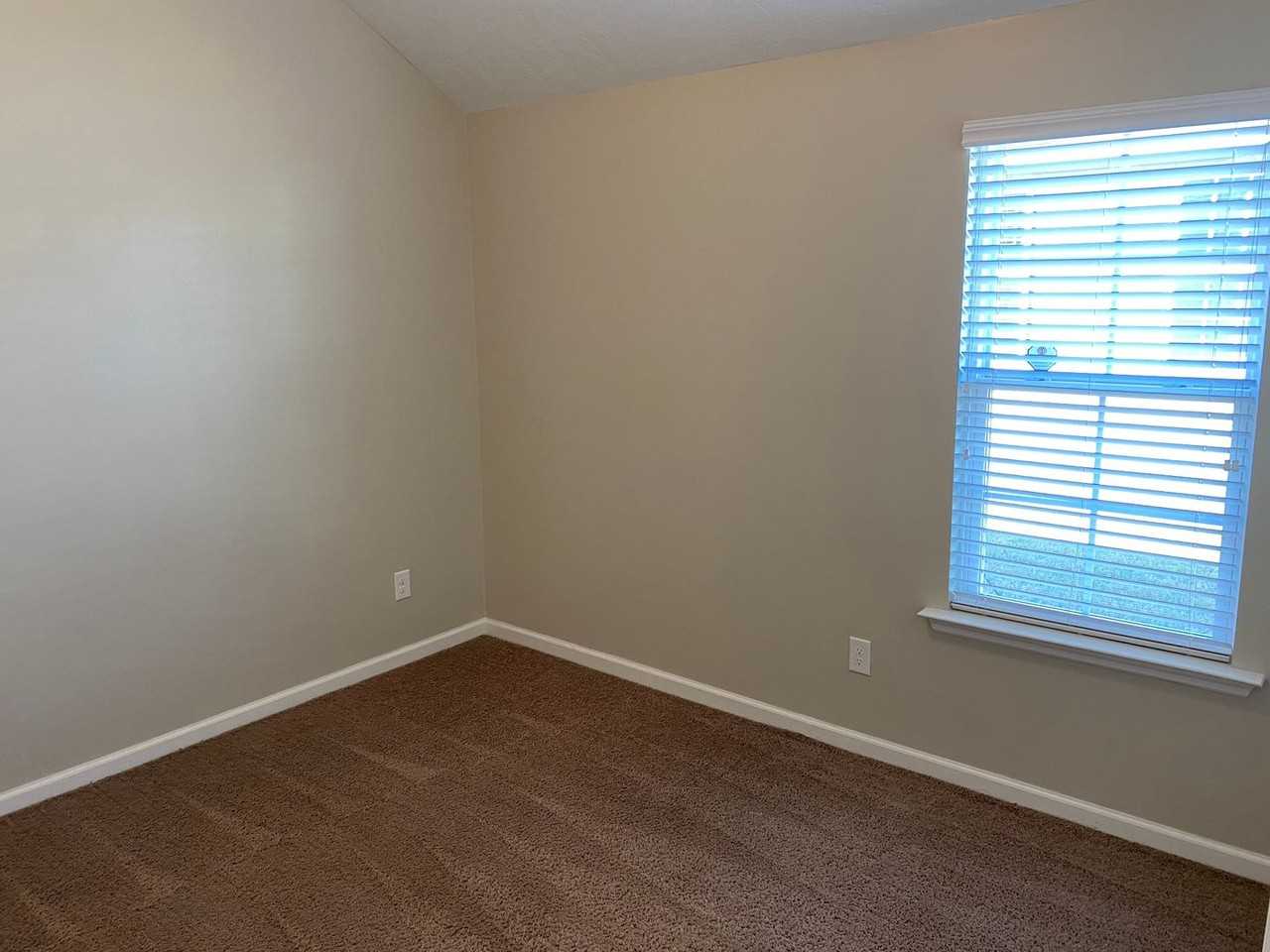 2022 Hatton Ct - Photo 3 of 27