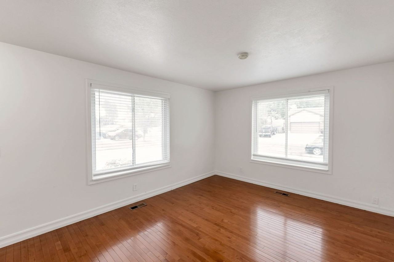 2237 E Karalee Way - Photo 2 of 36