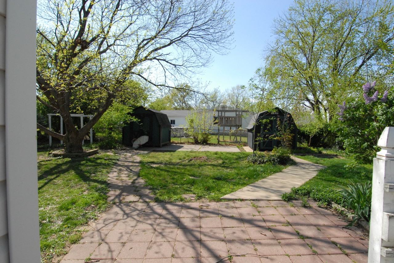 10 Jenny Lind Dr - Photo 5 of 26