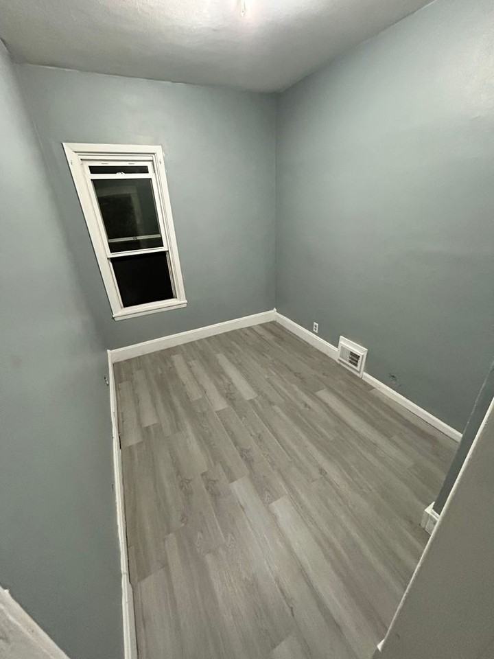 1346 18th Ave - Photo 3 of 9