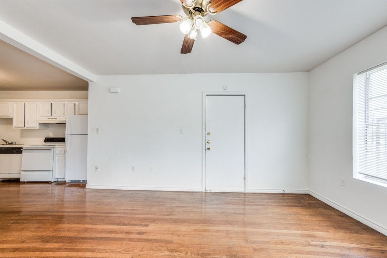 519 W Main St #4 - Photo 5 of 12