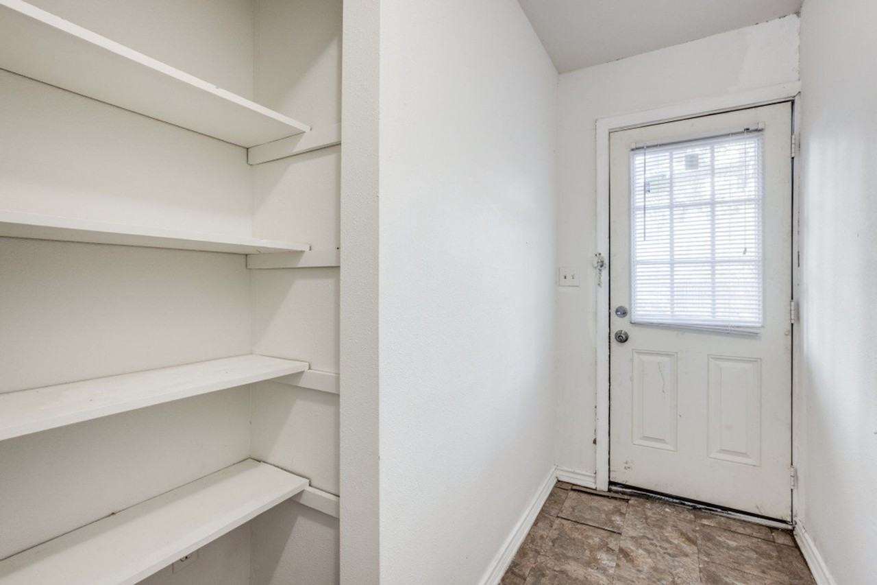 519 W Main St #4 - Photo 7 of 12