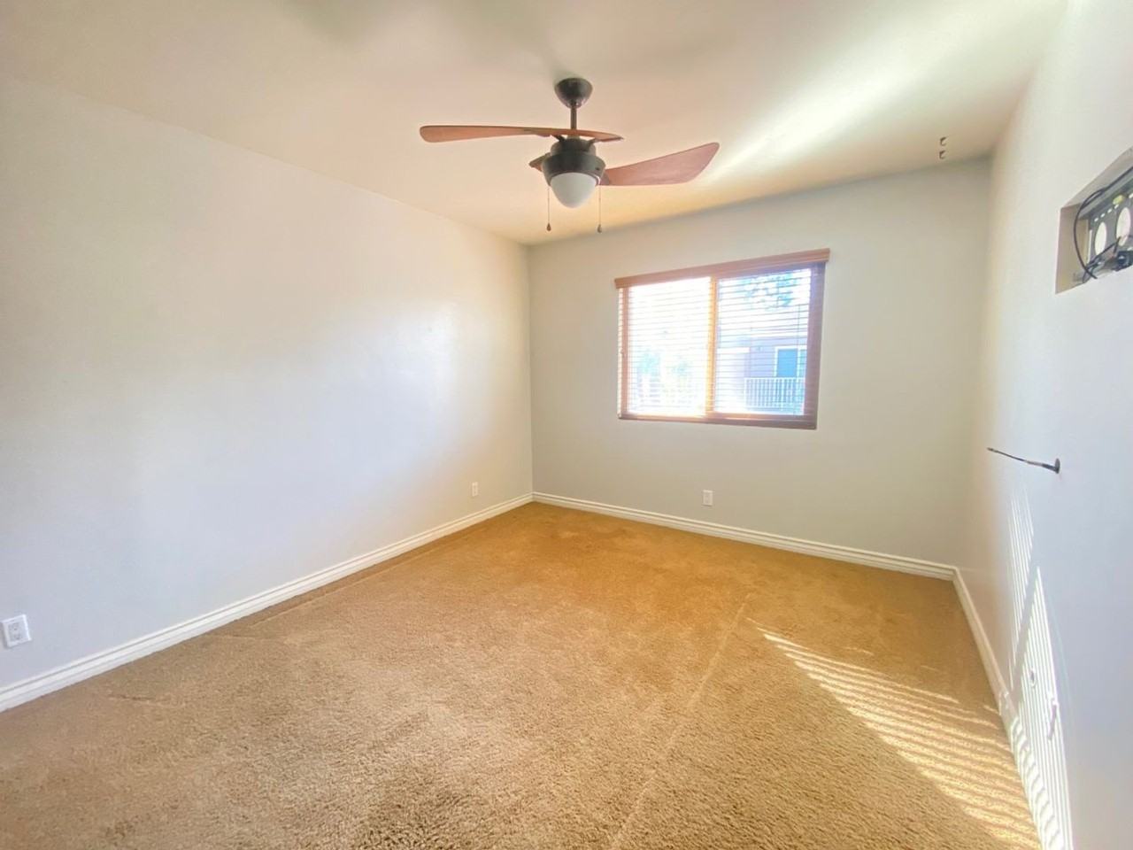 930 S Palmetto Ave - Photo 4 of 14