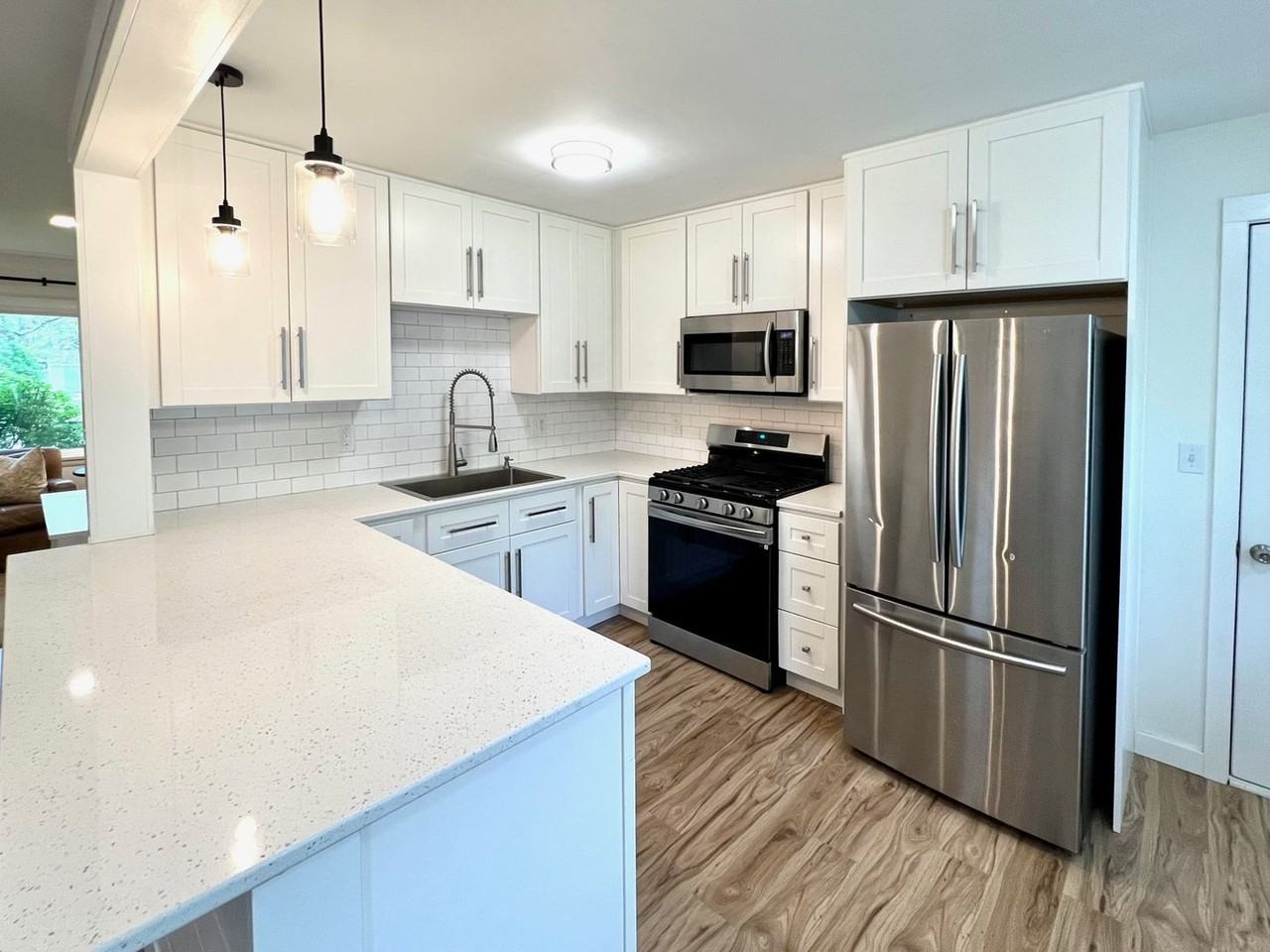 3384 Dean Lake Ave Ne - Photo 2 of 24