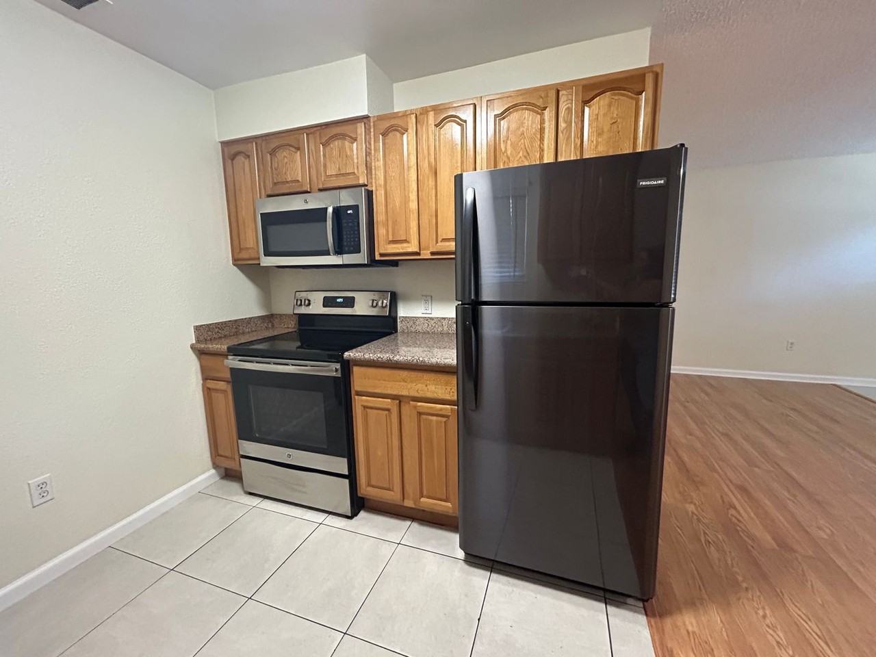 3633 9th Ave - Photo 4 of 13