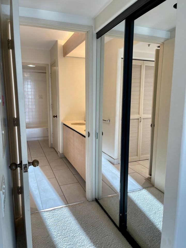 1212 Nuuanu Ave #3011 - Photo 5 of 25
