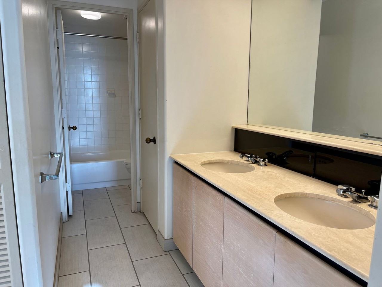 1212 Nuuanu Ave #3011 - Photo 6 of 25