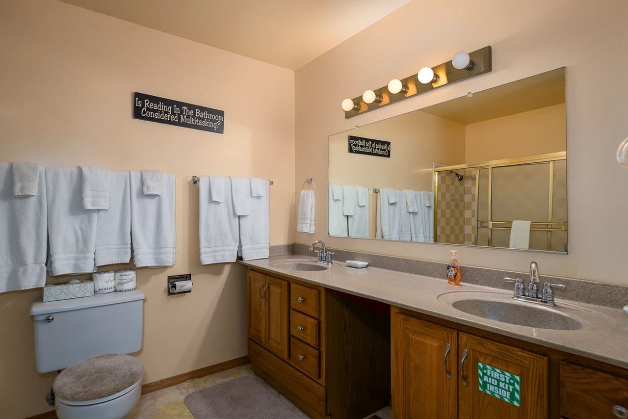 418 Agate Rd - Photo 5 of 27