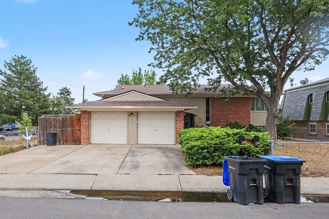 6348 Nelson St - Photo 2 of 15