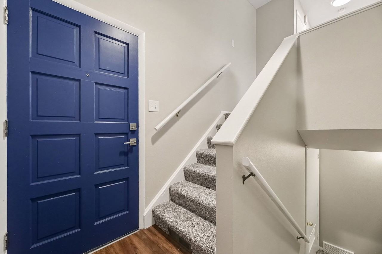 6348 Nelson St - Photo 3 of 15
