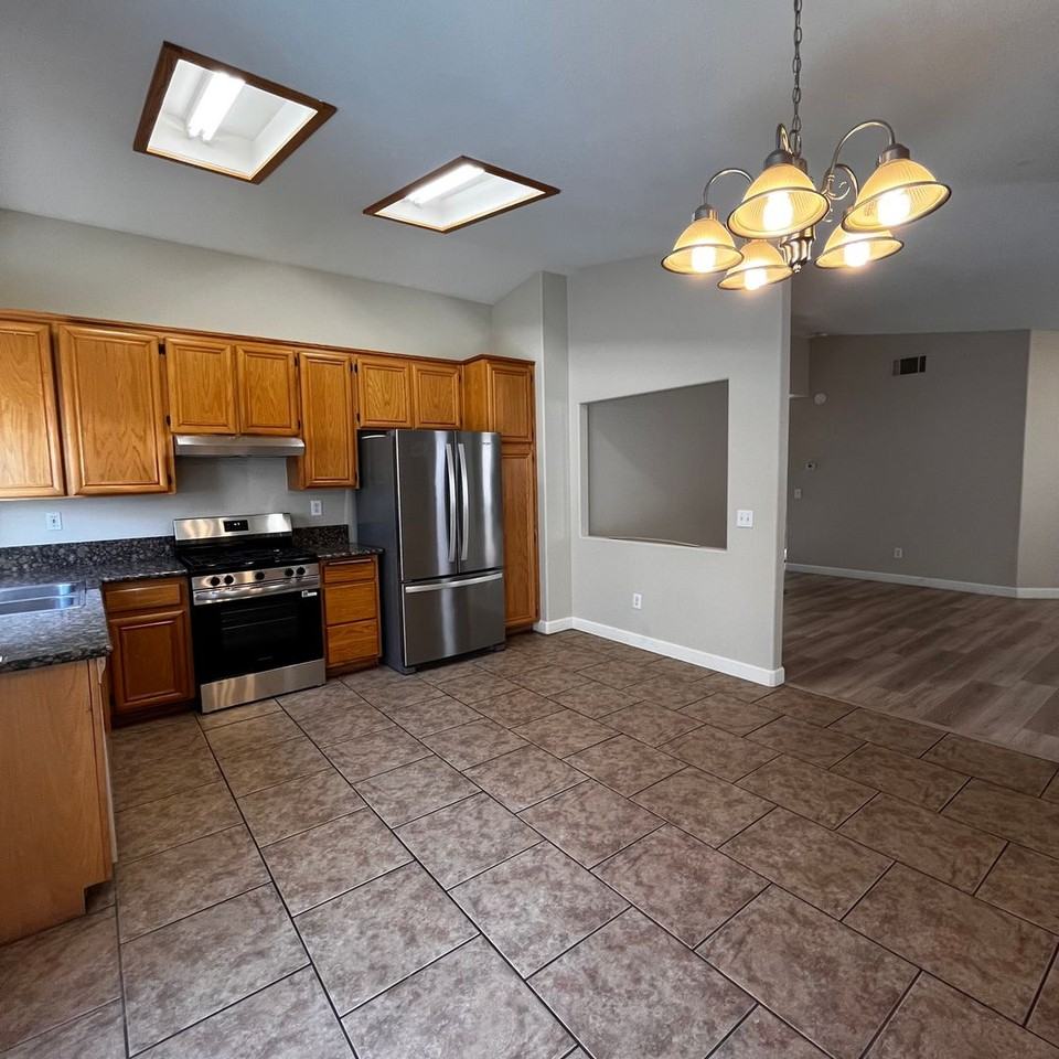 13649 Glengarry Dr - Photo 7 of 21