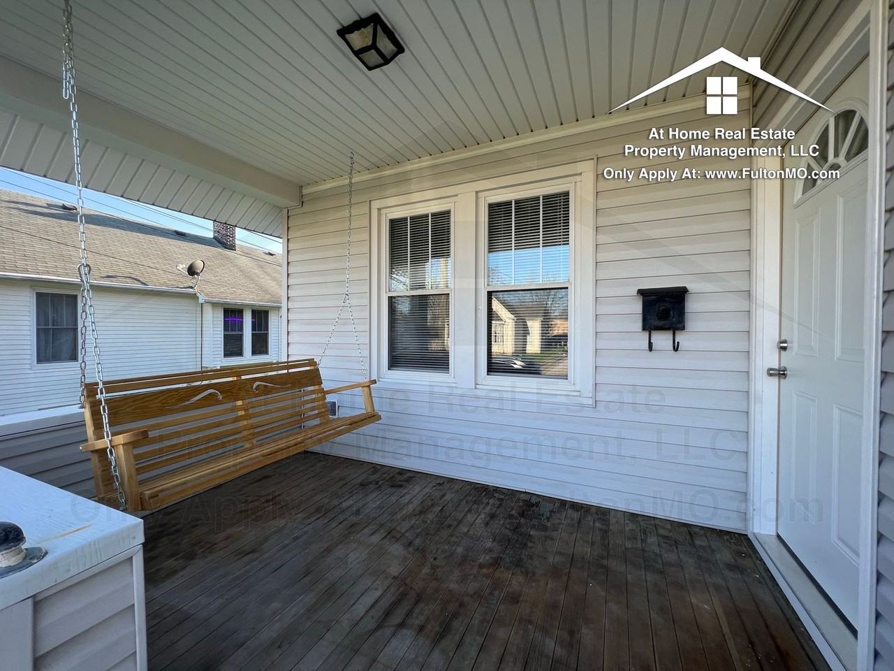 825 Center St - Photo 2 of 30