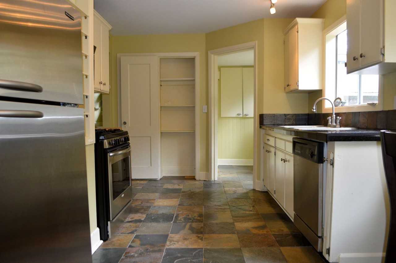 3434 Ne 18th Ave - Photo 4 of 17