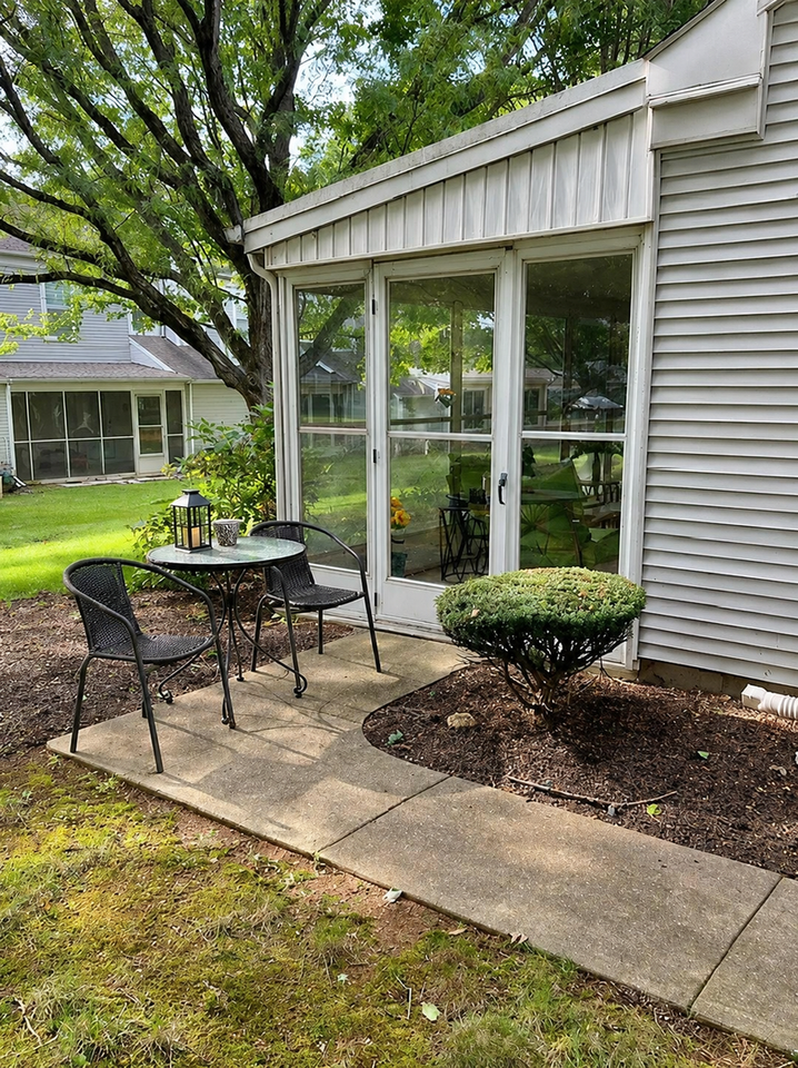 1943 Wexford Rd - Photo 2 of 18