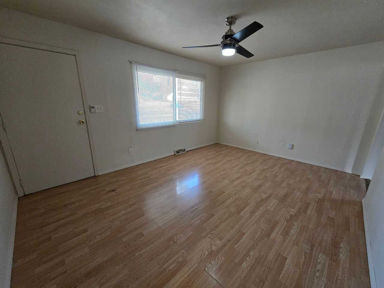600 S Linden St - Photo 3 of 19