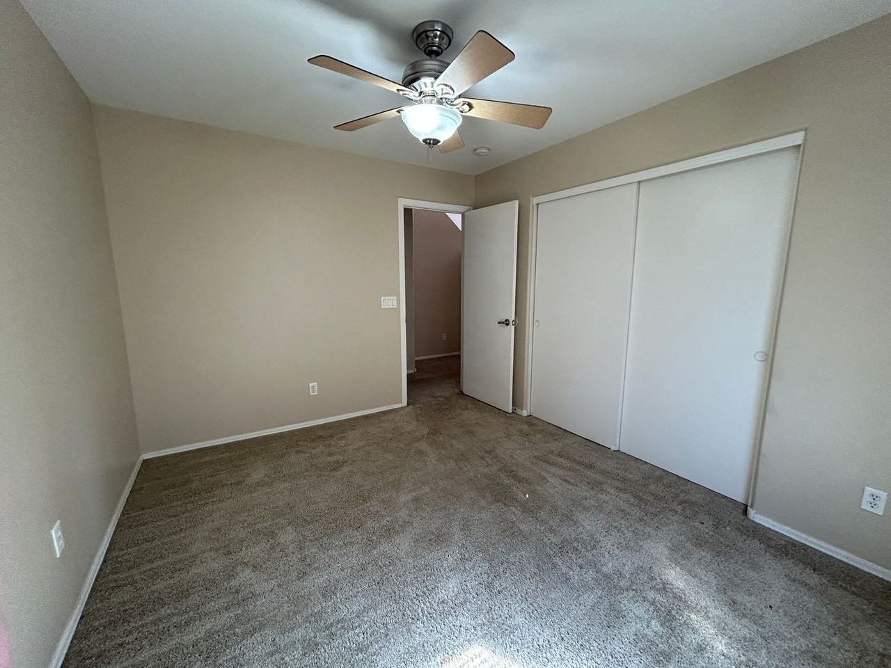1425 E Harvest Rd - Photo 7 of 23