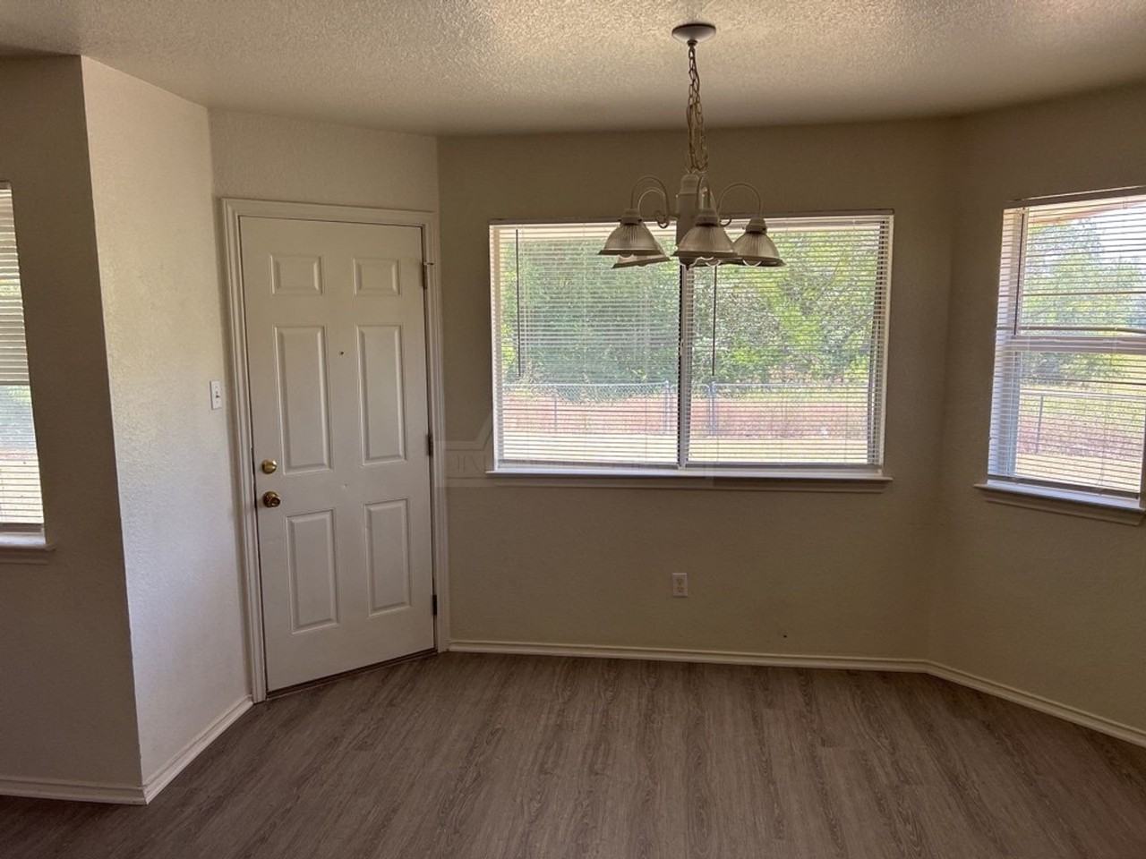 1902 Wright Way - Photo 7 of 24