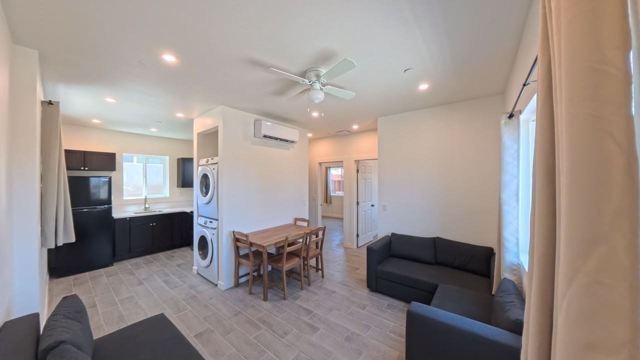 847 Winston Dr - Photo 5 of 35
